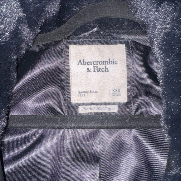 Abercrombie & Fitch black faux fur mini puffer jacket - Picture 2 of 4